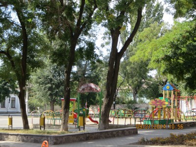 Một sân chơi trẻ em tại Mariupol 