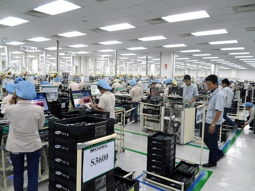 Việc những tập đoàn lớn như Samsumg, Intel đổ tiền vào các nhà máy ở Việt Nam đã đưa quốc gia Đông Nam Á này vươn lên trở thành "con hổ" tiếp theo tại châu Á. (Ảnh minh họa)