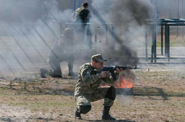 Vệ binh Quốc gia Ukraine (NGU) là thành phần quân dự bị trực thuộc Lực lượng Vũ trang Ukraine, nằm dưới sự chỉ đạo của Bộ Nội vụ. Lịch sử gần 10 năm của lực lượng này là sự thăng trầm, thành lập, giải thể rồi lại thành lập.