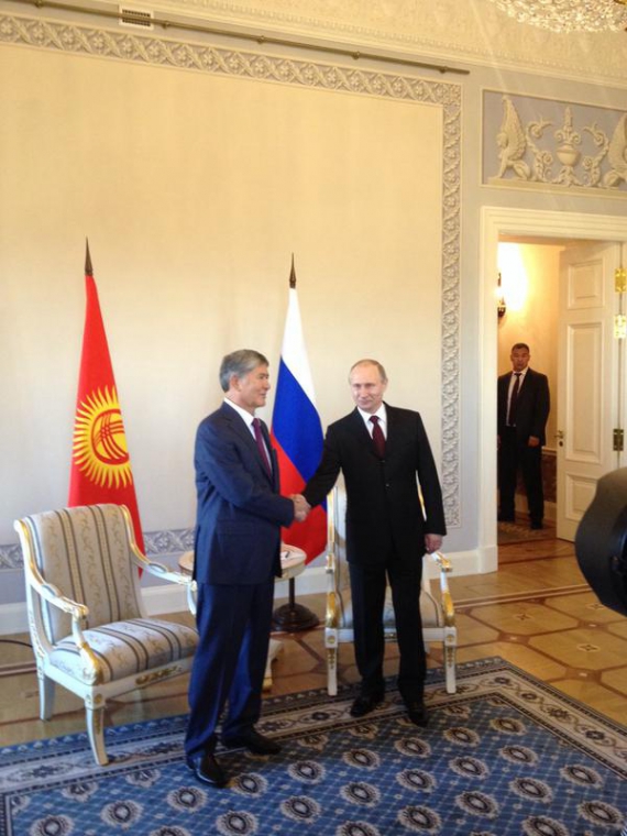 TT Putin tiếp TT Kyrgyzstan Almazbek Atambayev