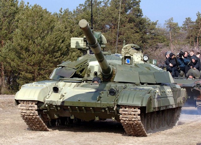 Ukraine có ngành chế tạo xe tăng rất mạnh. Trong ảnh: Xe tăng T-64BM Bulat của Ukraine