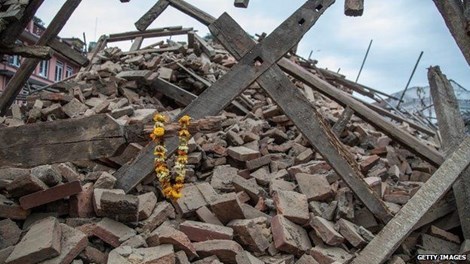 Một tòa nhà ở Kathmandu đã bị san bằng trong trận động đất
