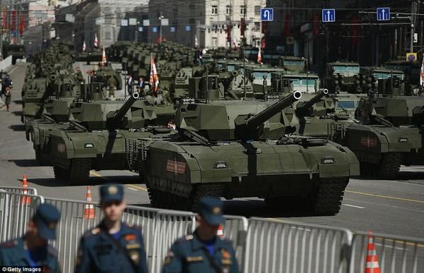 Xe tăng T-14 Armata trong lễ duyệt binh tai Quảng trường Đỏ. (Nguồn: Getty)