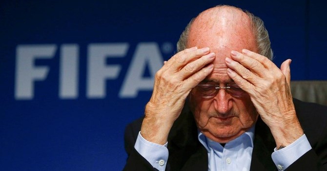 Chủ tịch mãn nhiệm FIFA Sepp Blatter sau một cuộc họp tại Zurich 26/09/2014 - Reuters /Arnd Wiegmann