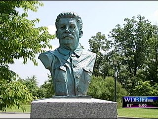 Bức tượng bán thân của Stalin ở Mỹ.