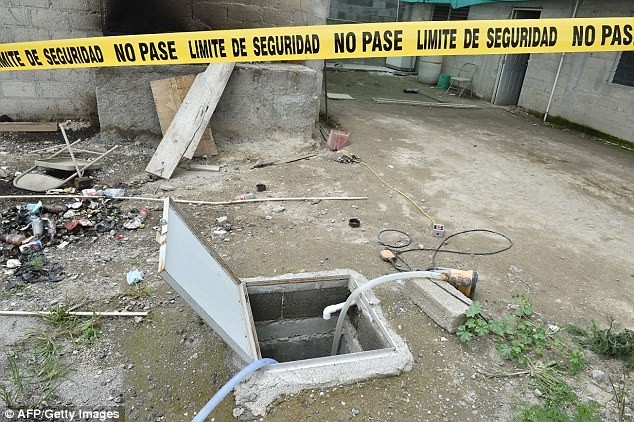 Hiện trường vụ vượt ngục chấn động Mexico hôm 11/7. Ảnh: AFP