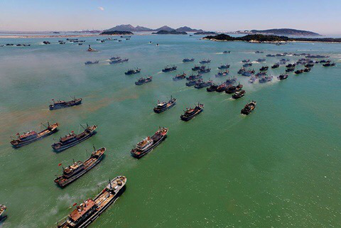 Tân Hoa Xã, hãng tin nhà nước Trung Quốc nói hơn 15.000 tàu cá tỉnh Phúc Kiến sẽ tham gia đợt đánh bắt này 