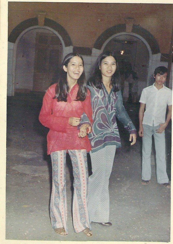 Nữ sinh trường trung học Marie Curie, Sài Gòn thập niên 70.