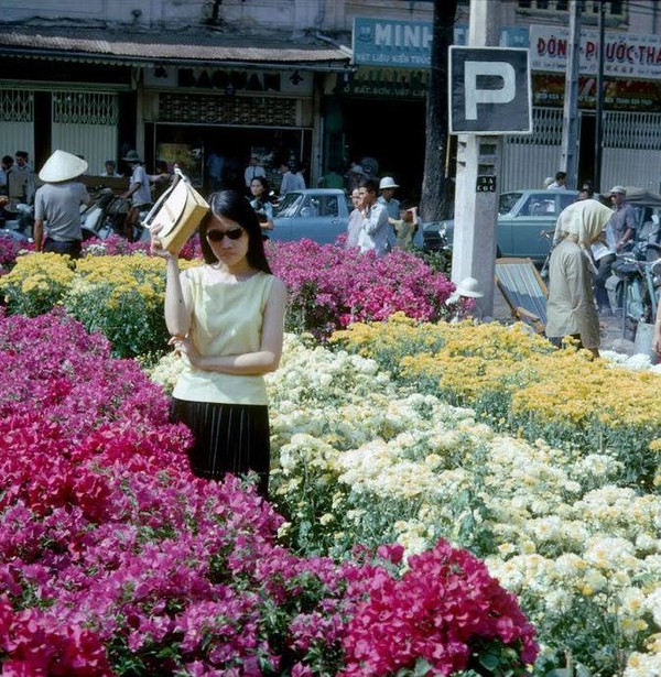 Vào thời kỳ trước 1975, chợ hoa là một trong những điểm tham quan nổi tiếng của Sài Gòn.