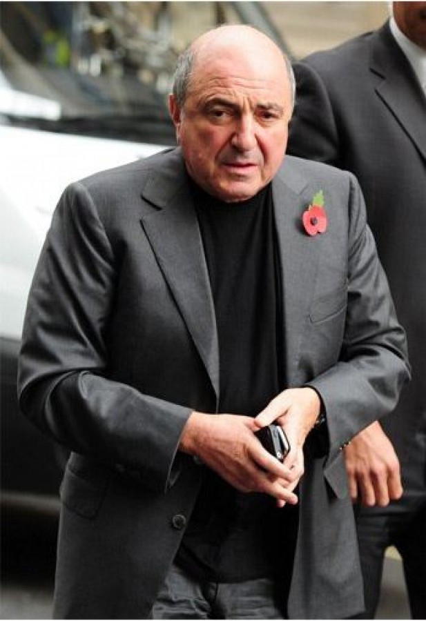 Berezovsky trong thời gian nghỉ tại một phiên tòa ở Tòa án Tối cao London hôm 2-11-2011.