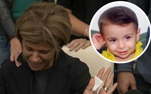 Bà Tima Kurdi, người bác ruột của bé Aylan Kurdi khóc ngất trước cái chết của em dâu và hai cháu trai bé bỏng.