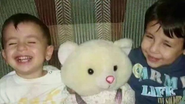 Cái chết của hai bé trai người Syria trên đường tỵ nạn đã gây chấn động dư luận toàn cầu