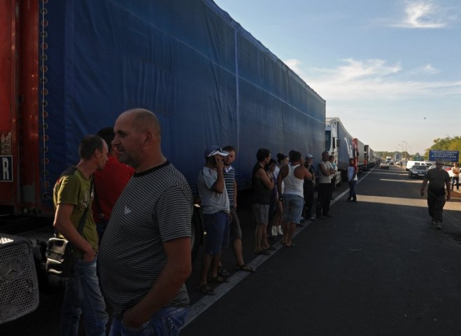 Trong những ngày qua các xe tải chở thực phẩm đã không thể đến được các trạm kiểm soát ở biên giới với Crimea