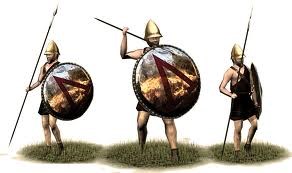 Họ có thể tự do đi lại đến các thành bang khác, sở hữu đất đai và được phép thực hiện các giao dịch. Khá nhiều người trong số tầng lớp perioikoi là người của các thành bang khác bị dân tộc chiến binh Sparta đánh bại.