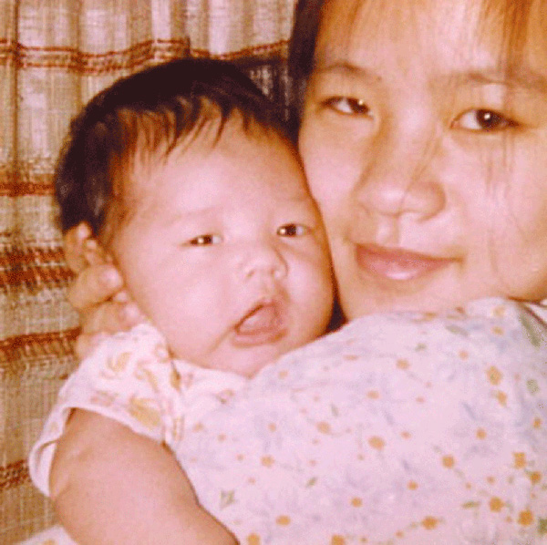 Jora Trang và con gái lúc mới sinh
