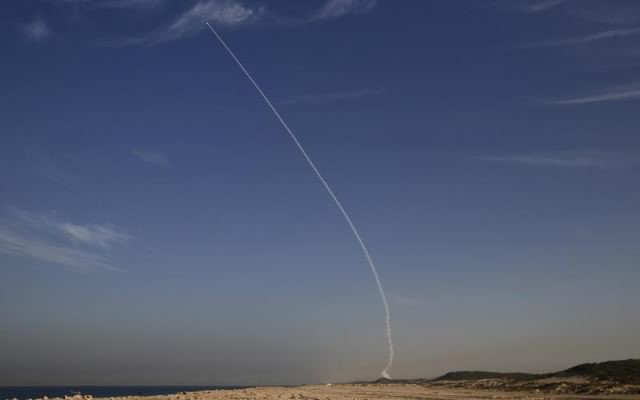 Arrow 3 trong lần phóng thử tại Israel năm 2015. Ảnh: Reuters